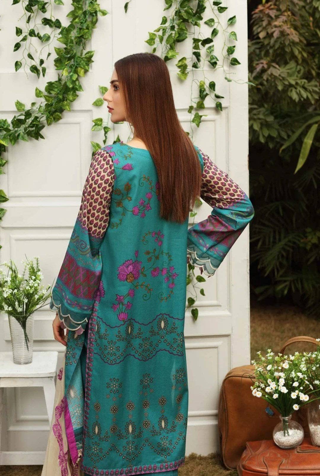 img_charizma_aniiq_lawn_2021_awwal_boutique