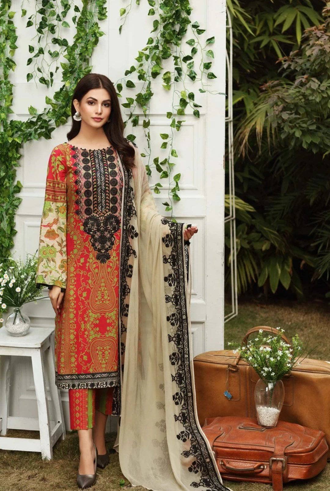 img_charizma_aniiq_lawn_2021_awwal_boutique