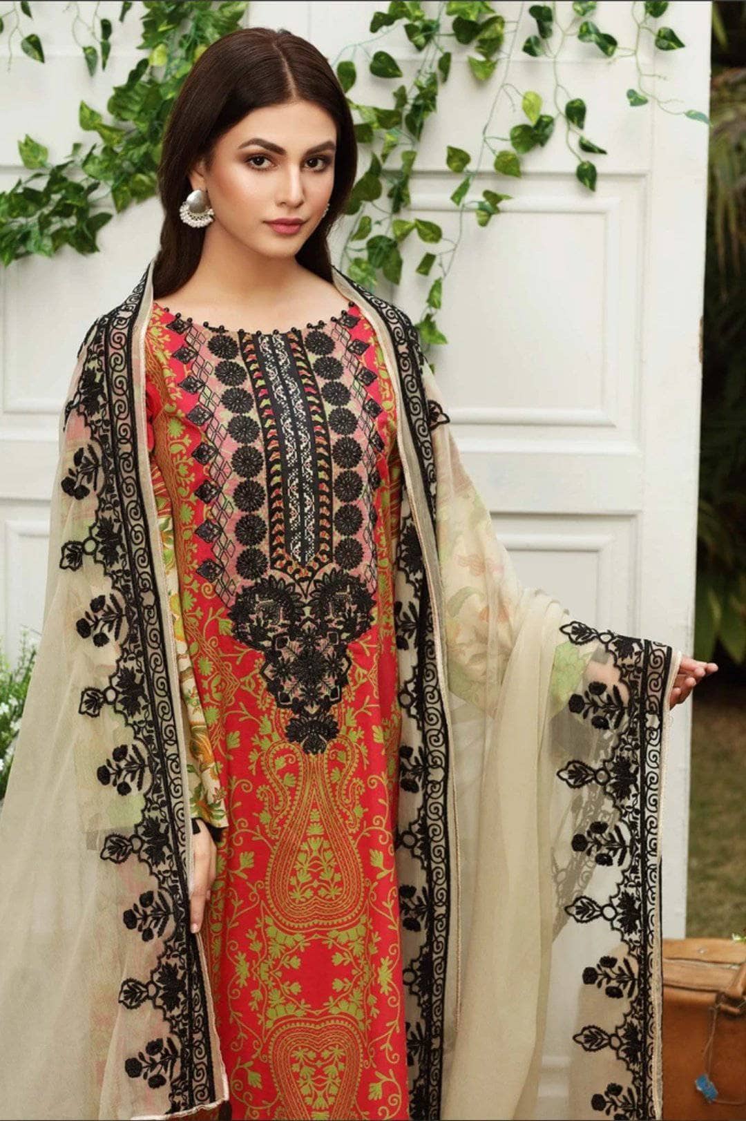 img_charizma_aniiq_lawn_2021_awwal_boutique