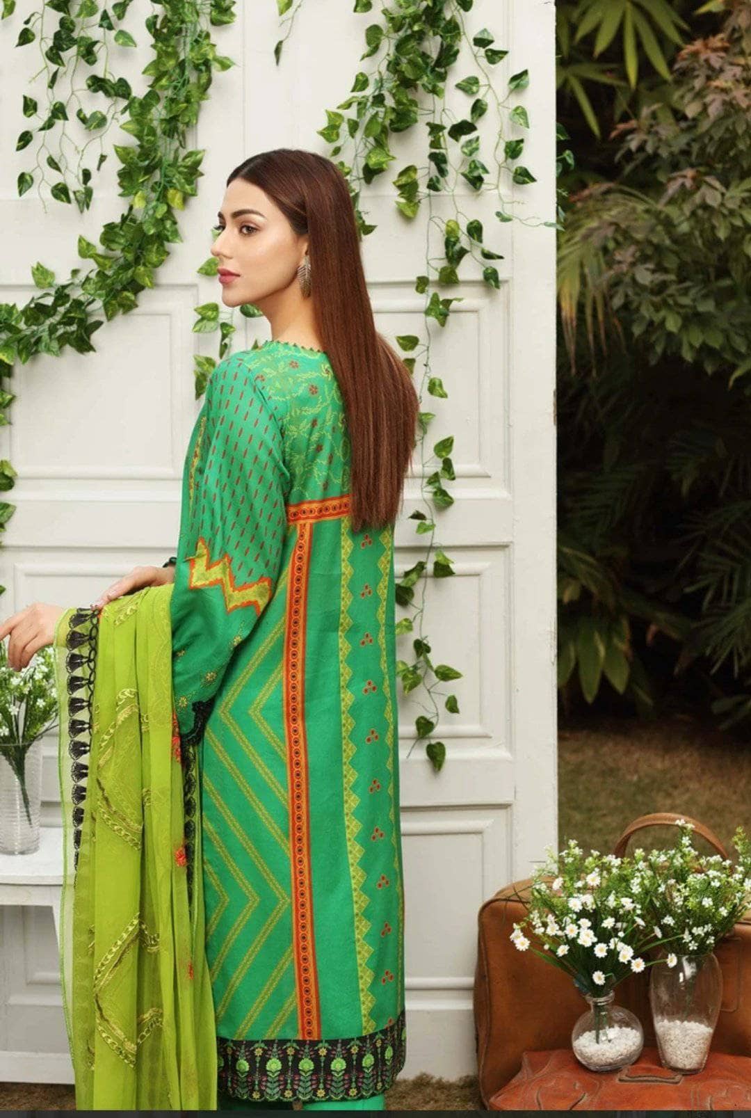 img_charizma_aniiq_lawn_2021_awwal_boutique