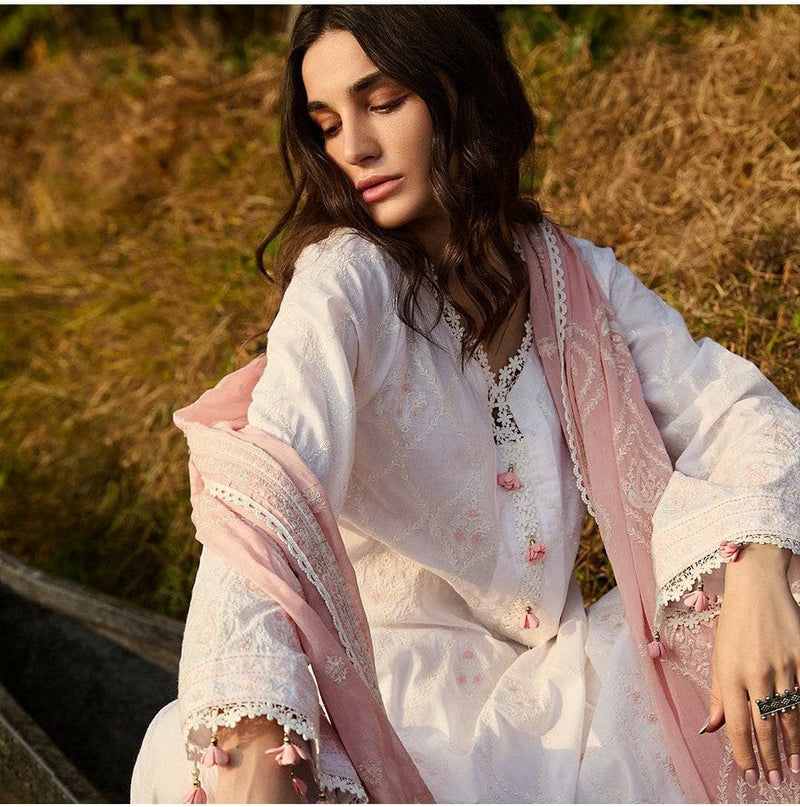 img_image_lawnkari_lawn_2021_awwal_boitique