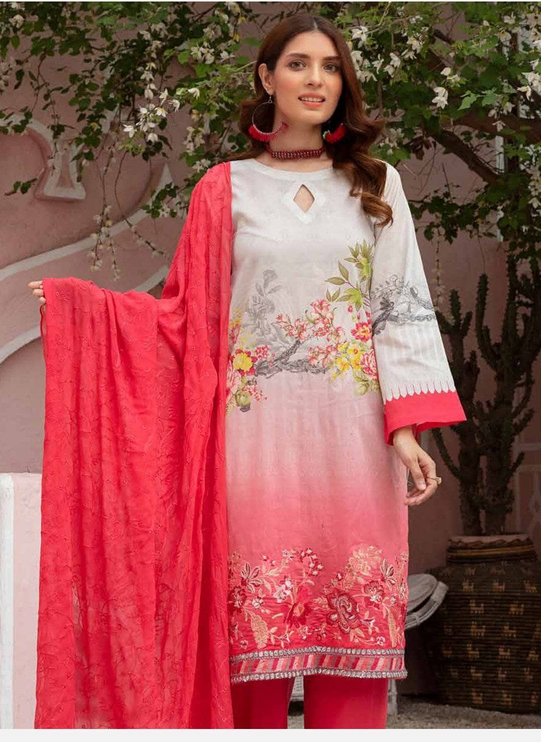 img_hoor_lawn_by_riaz_arts_awwal_boutiqur