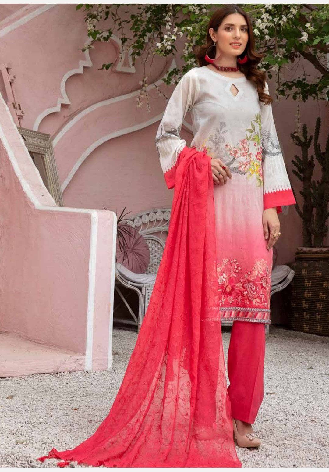 img_hoor_lawn_by_riaz_arts_awwal_boutiqur