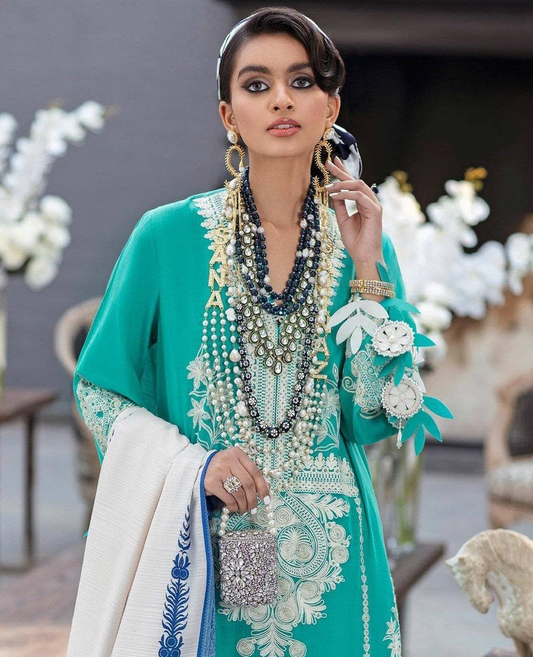 img_sana_safinaz_lawn_2021_awwal_boutique