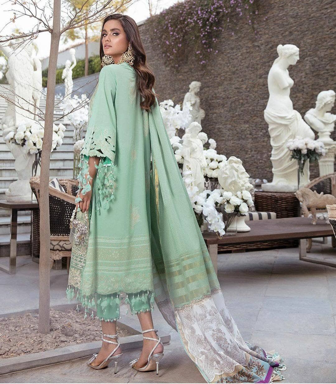 img_sana_safinaz_lawn_2021_awwal_boutique