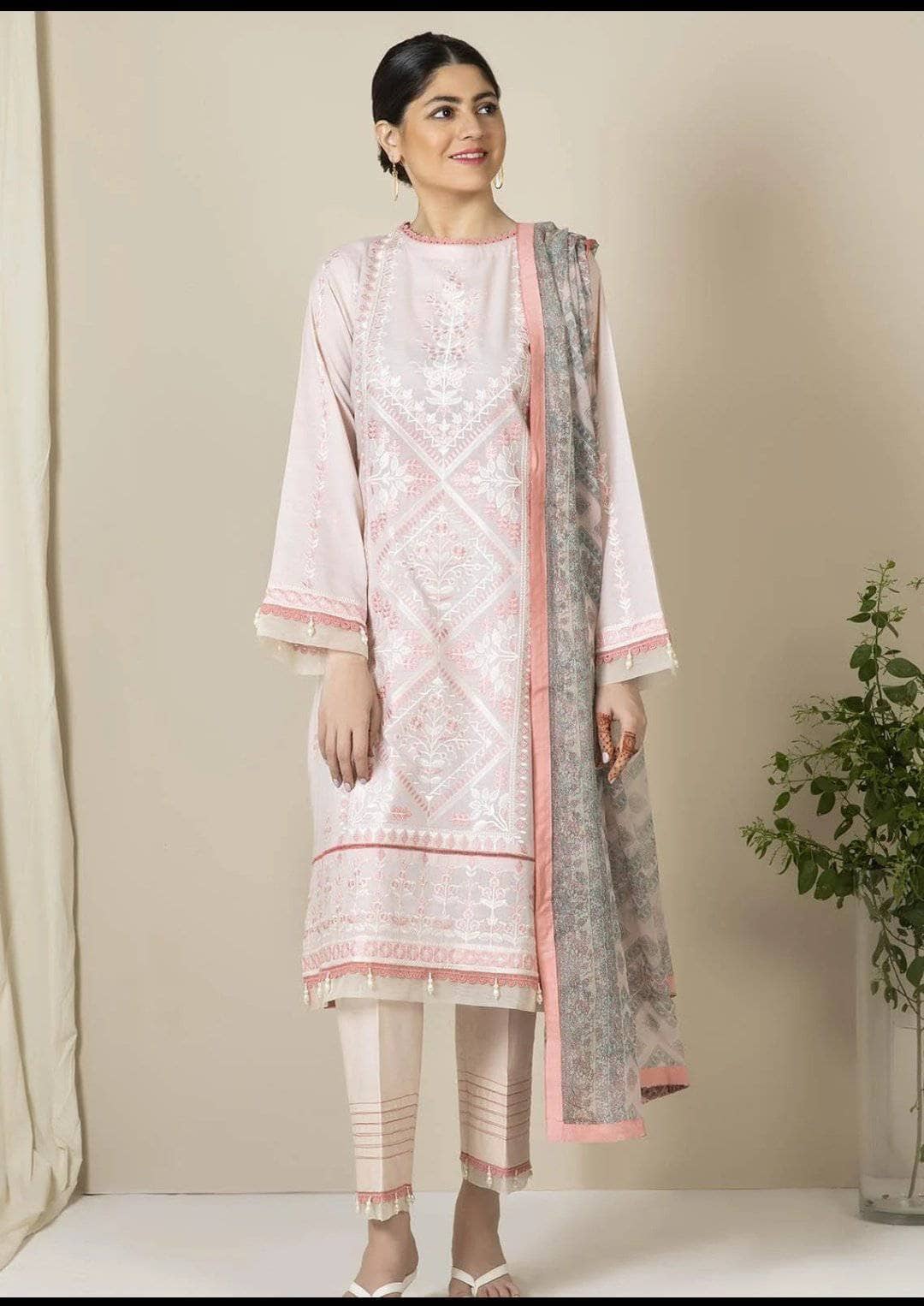 img_zellbury_lawn_2021_awwal_boutique