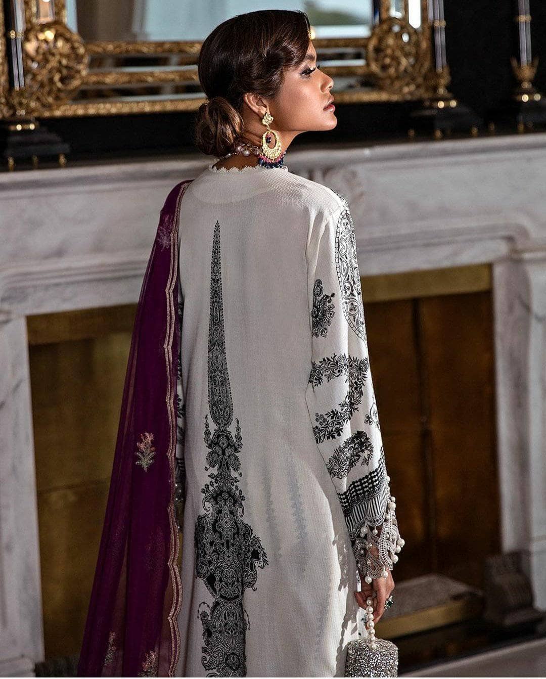 img_sana_safinaz_lawn_2021_awwal_boutique