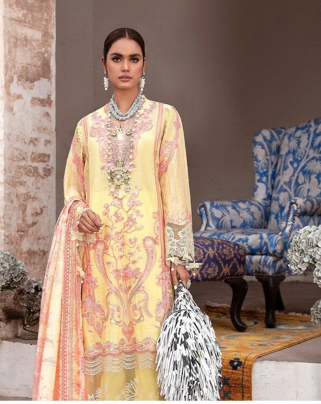 img_sana_safinaz_lawn_2021_awwal_boutique