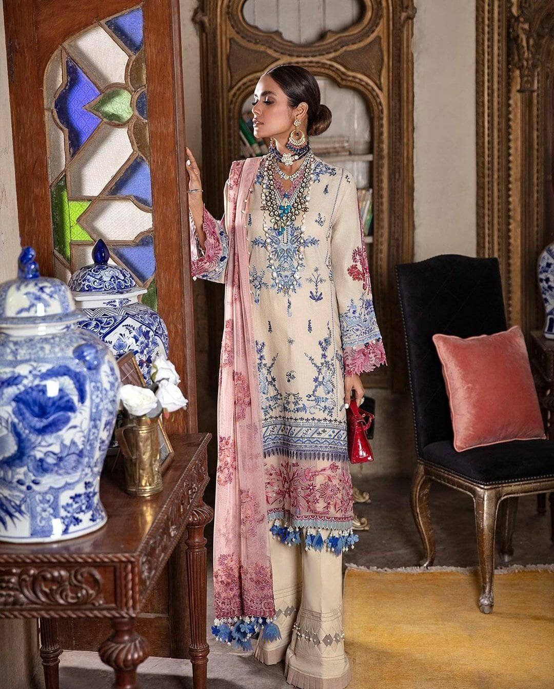 img_sana_safinaz_lawn_2021_awwal_boutique