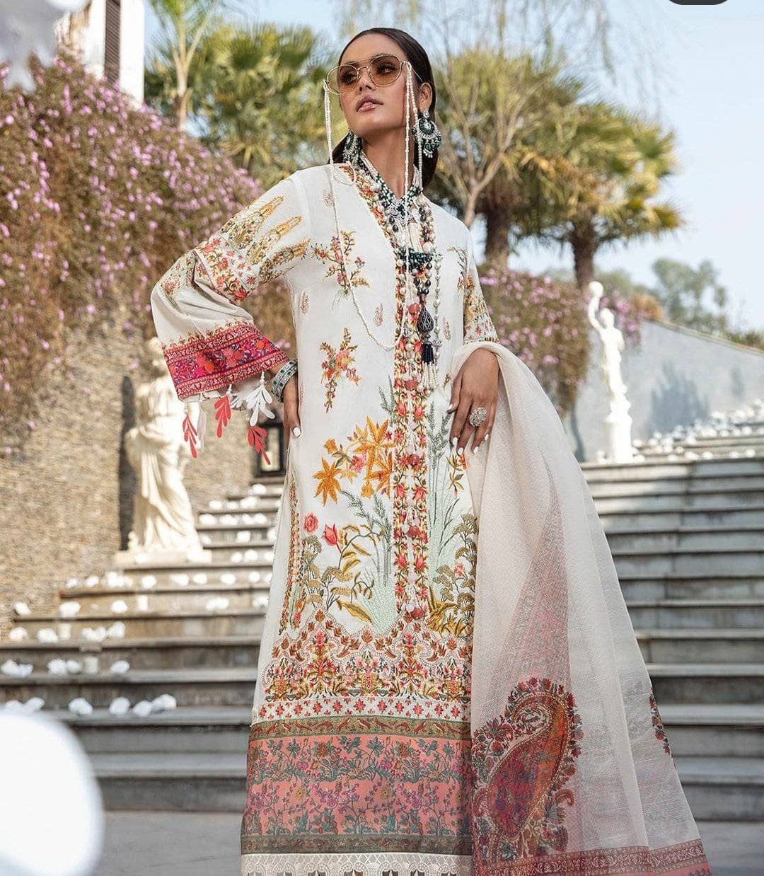 img_sana_safinaz_lawn_2021_awwal_boutique