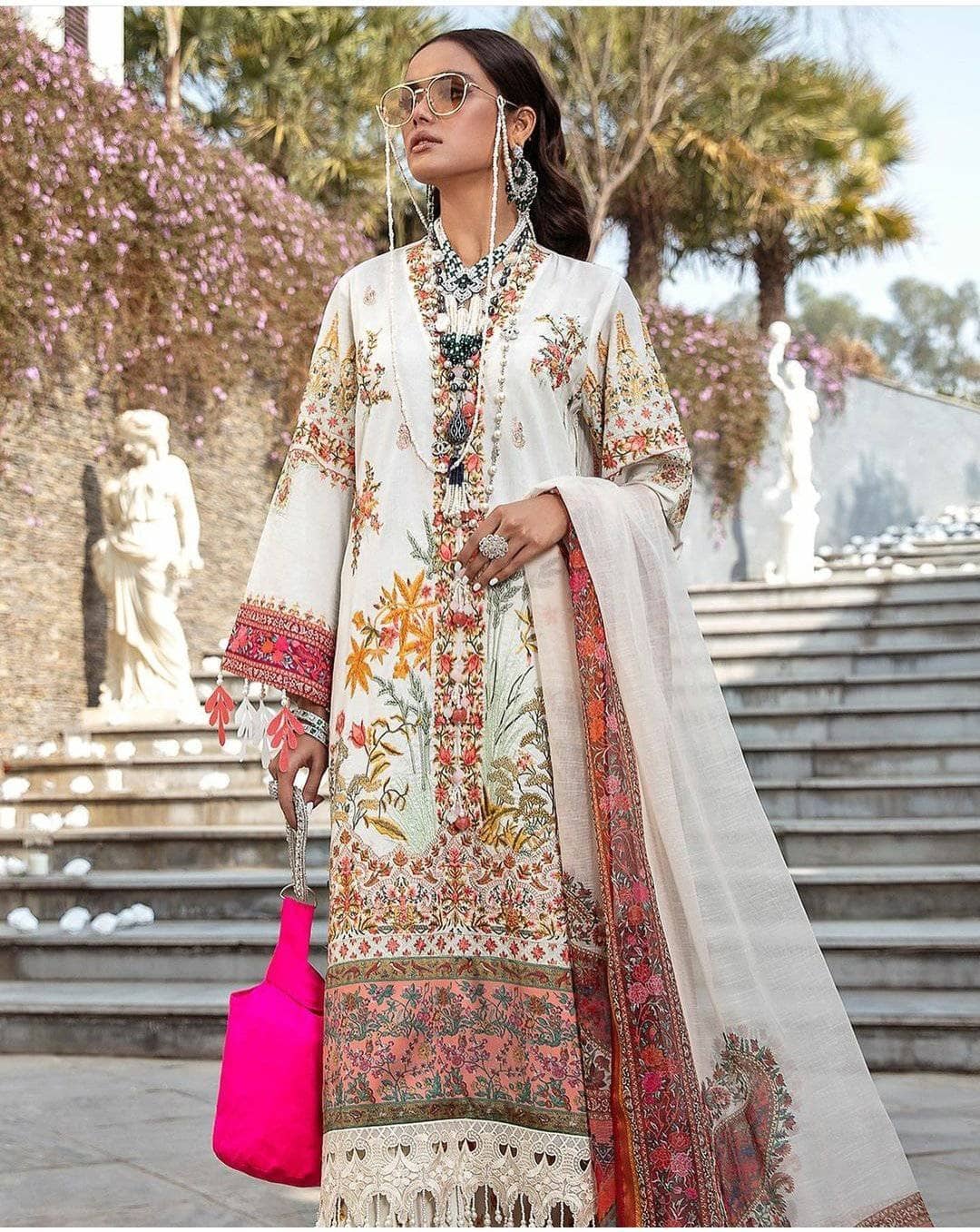 img_sana_safinaz_lawn_2021_awwal_boutique