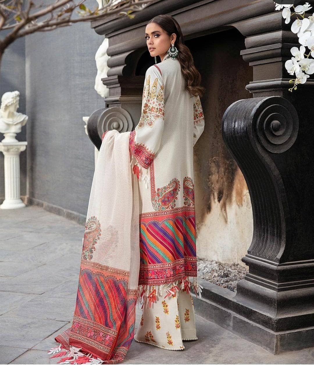 img_sana_safinaz_lawn_2021_awwal_boutique