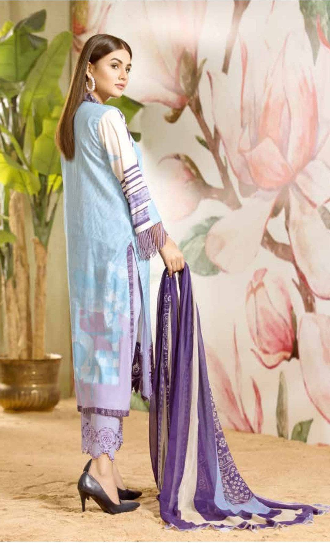 img_charizma_infinity_lawn_2021_awwal_boutique