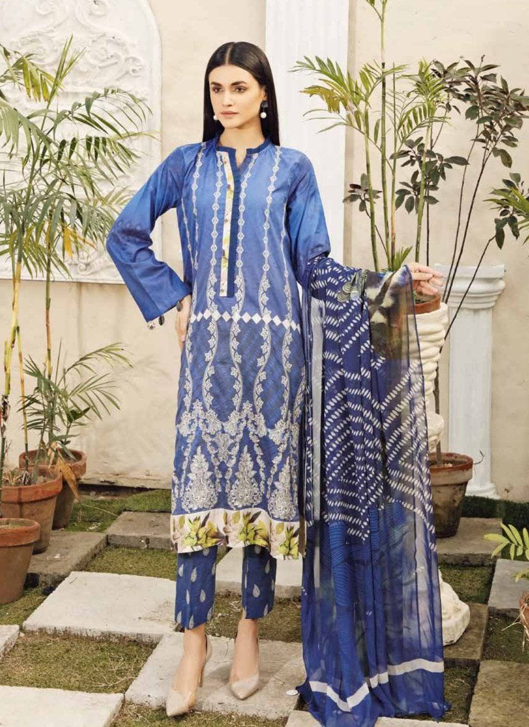 img_charizma_infinity_lawn_2021_awwal_boutique