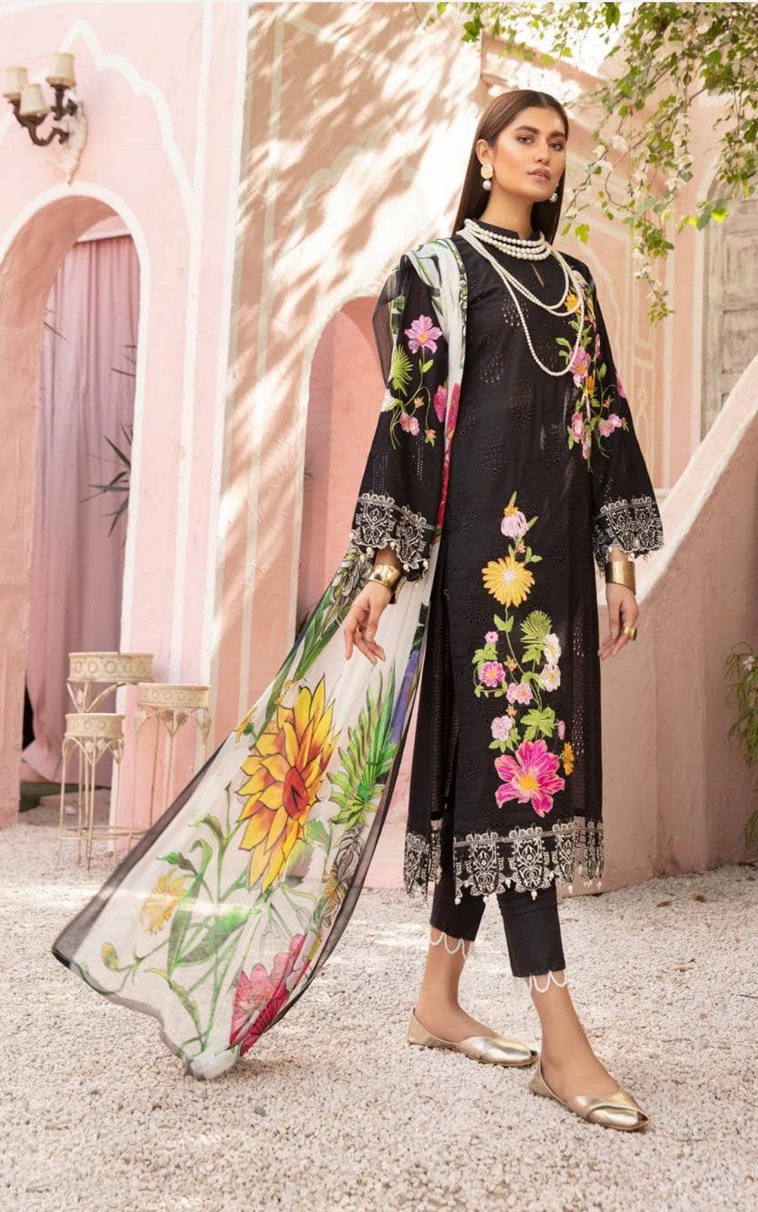 img_mina_lawn_by_riaz_arts_awwal_boutique