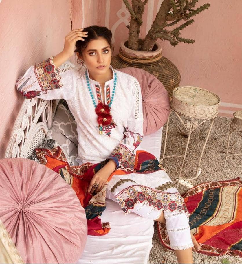 img_mina_lawn_by_riaz_arts_awwal_boutique