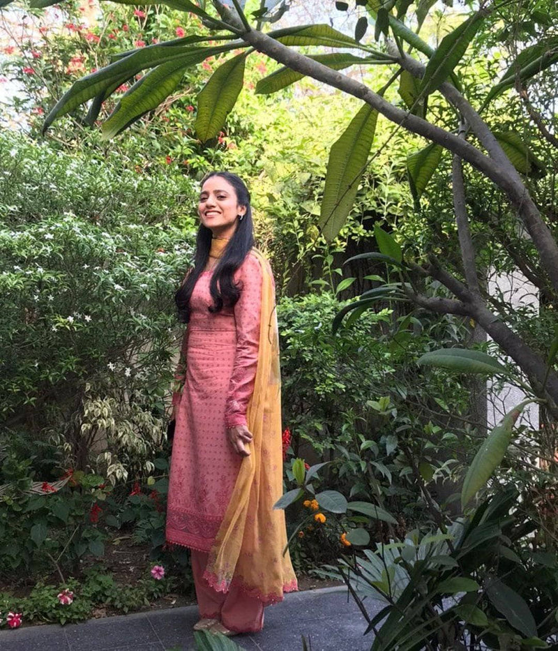 img_spotted_in_zara_shahjahan_lawn_2021_awwal_boutique