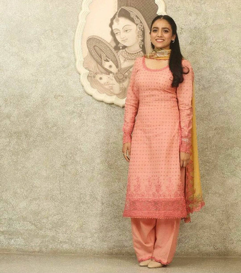 img_spotted_in_zara_shahjahan_lawn_2021_awwal_boutique