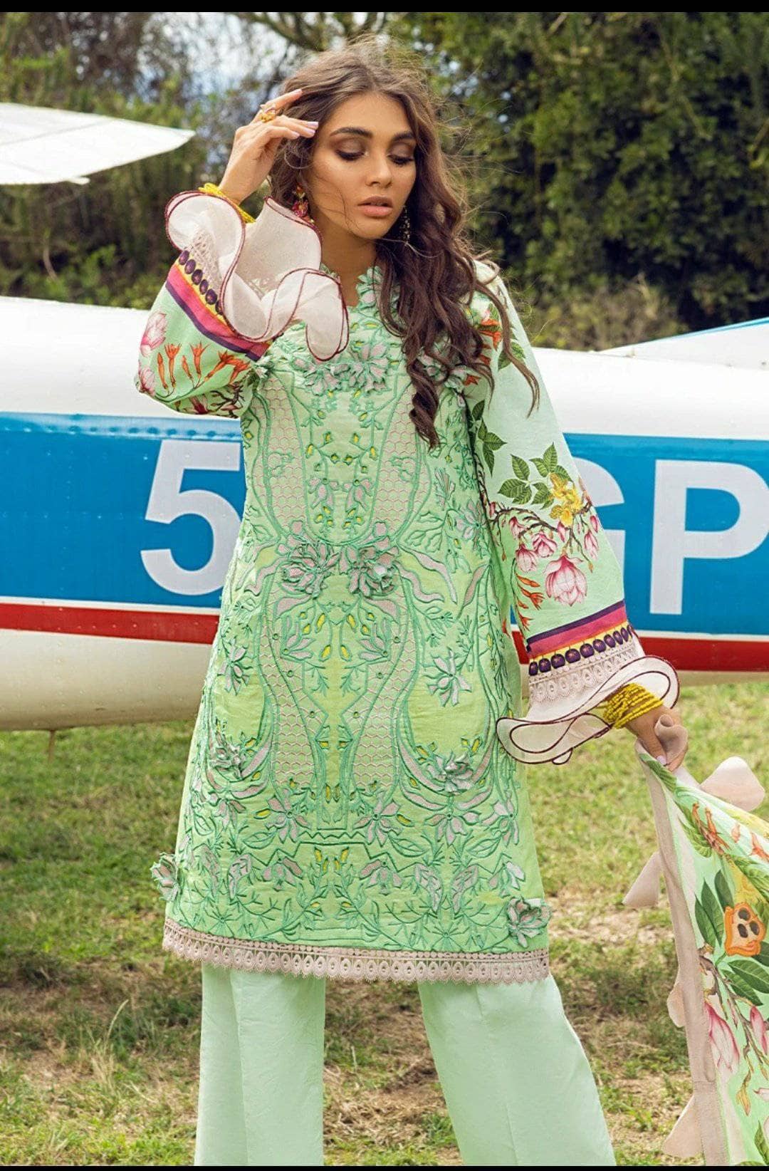 img_hemline_by_mushq_lawn_2021_awwal_boutique