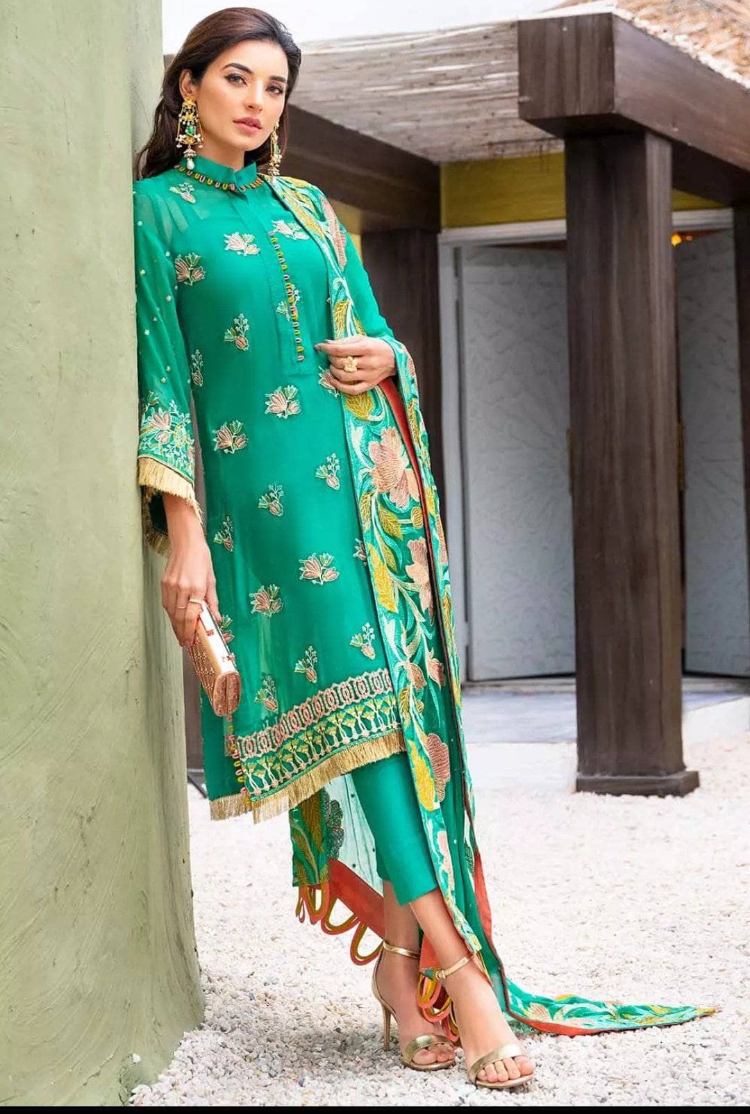 img_gul_ahmed_luxury_collection_2021_awwal_boutique