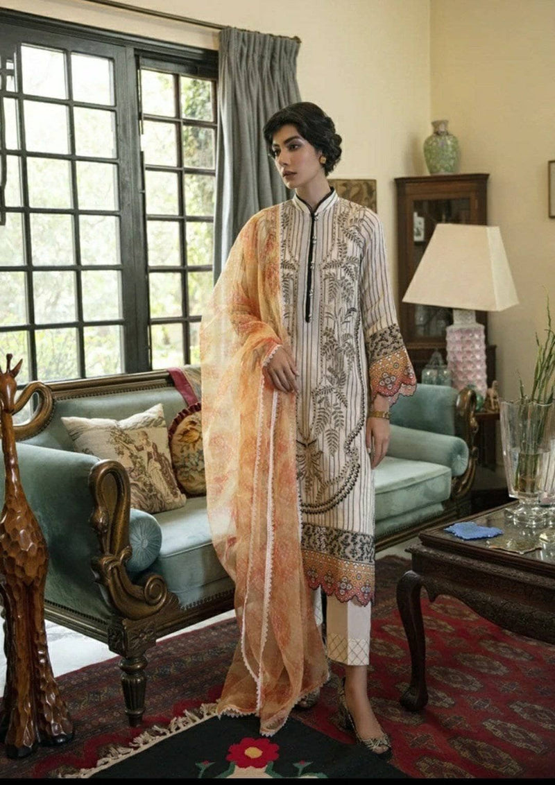 img_q_line_by_qalamkar_luxury_lawn_2021_awwal_boutique