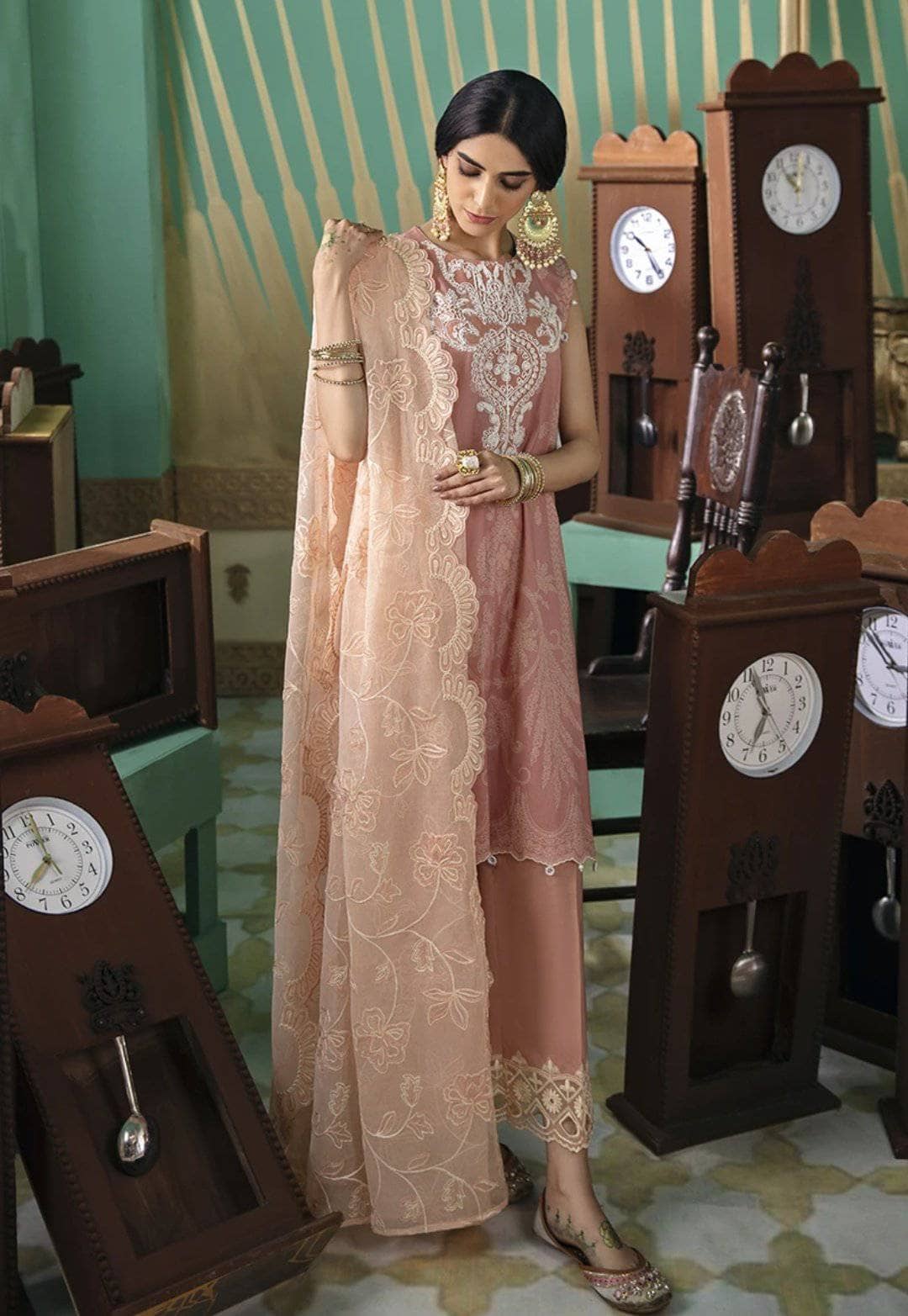 img_cross_stitch_eid_lawn_2021_awwal_boutique