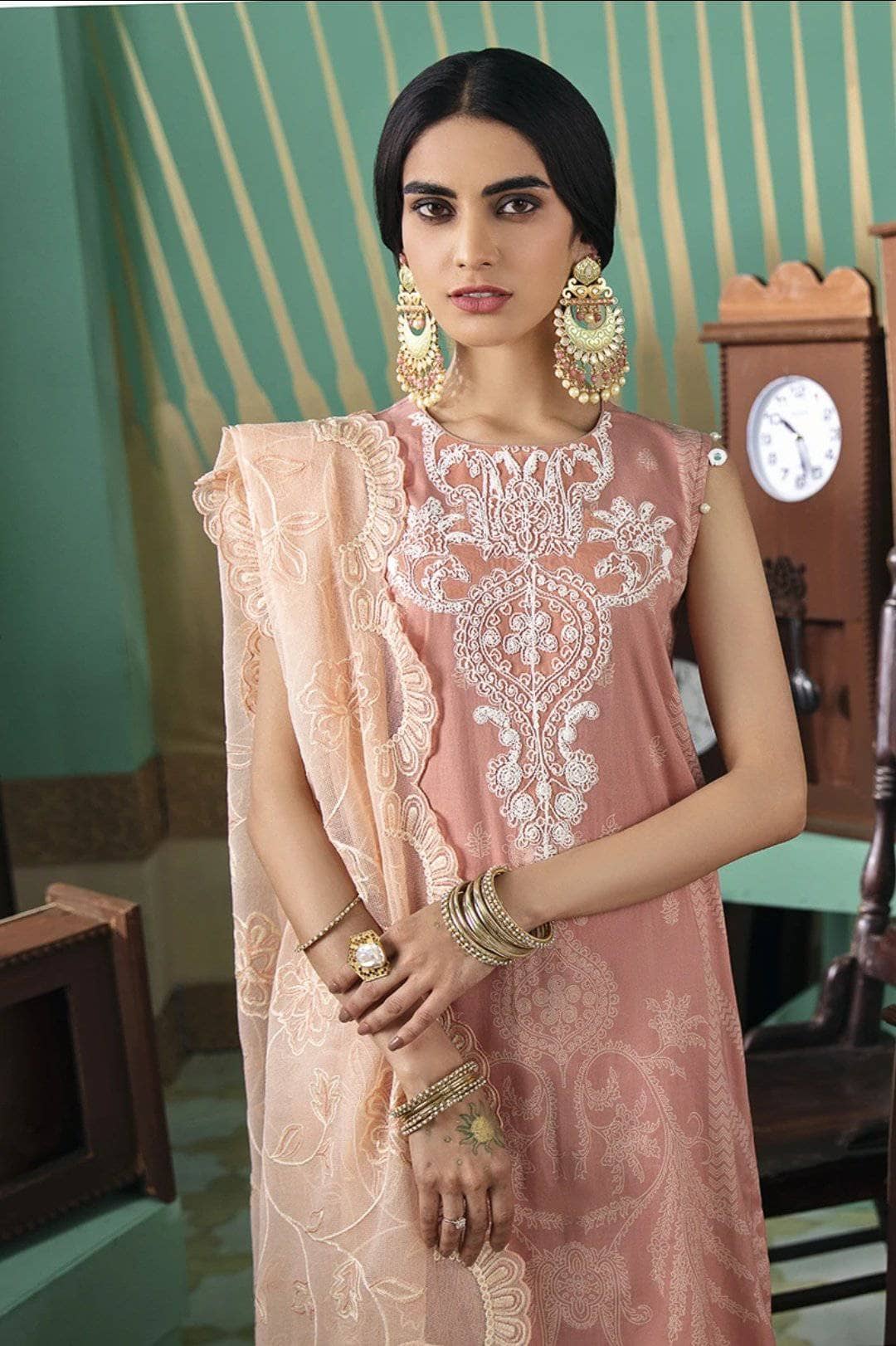 img_cross_stitch_eid_lawn_2021_awwal_boutique