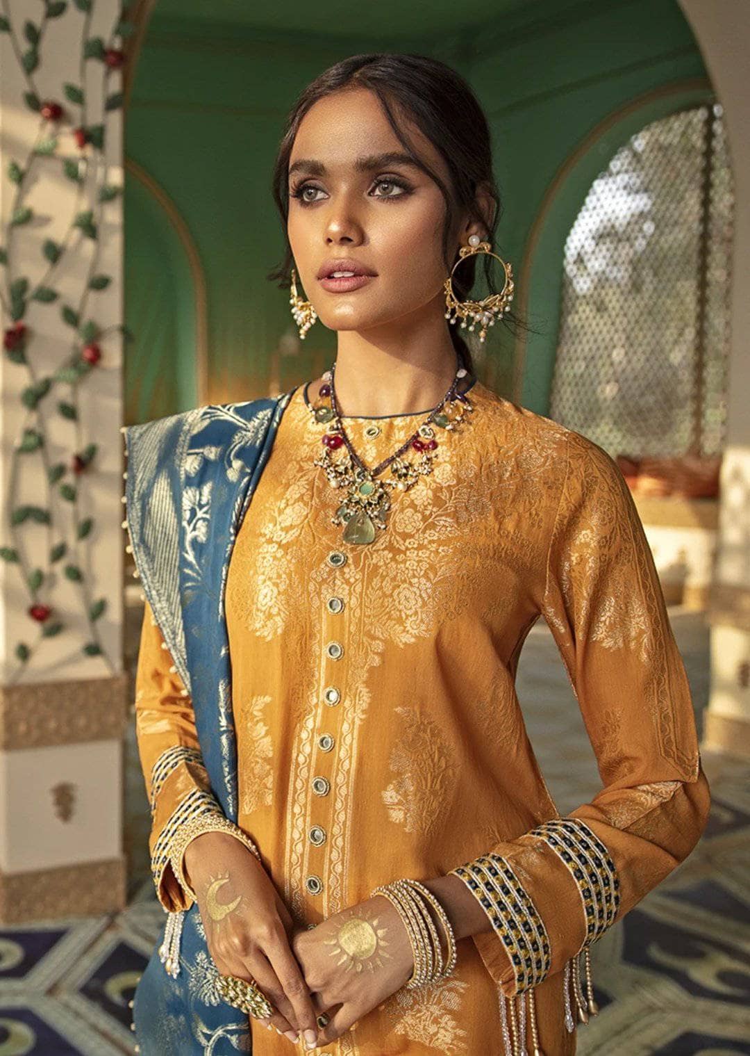 img_cross_stitch_eid_lawn_2021_awwal_boutique