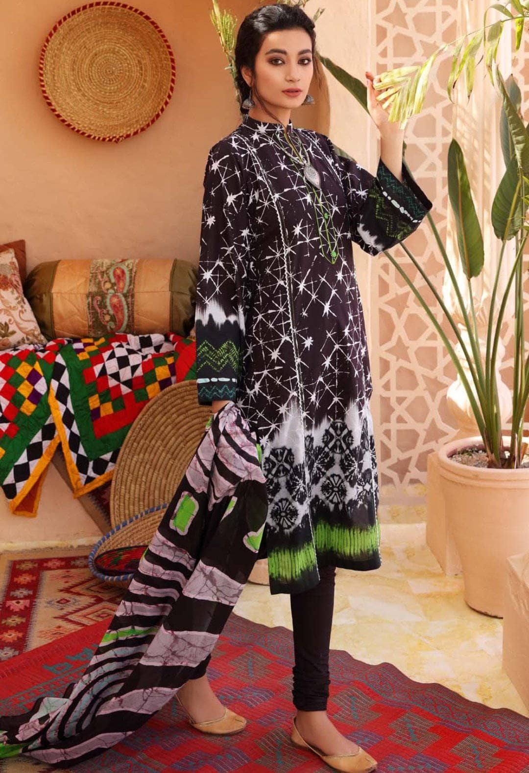 img_gul_ahmed_lawn_2021_batik_prints_awwal_boutique