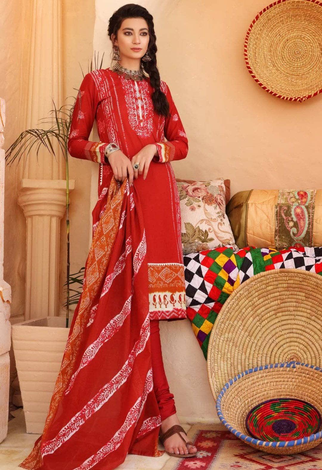 img_gul_ahmed_lawn_2021_batik_prints_awwal_boutique