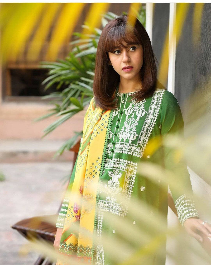 img_zaha_lawn_2021_awwal_boutique