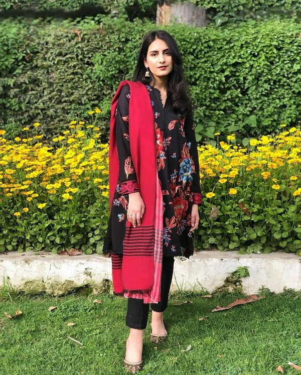 img_zaha_lawn_2021_awwal_boutique