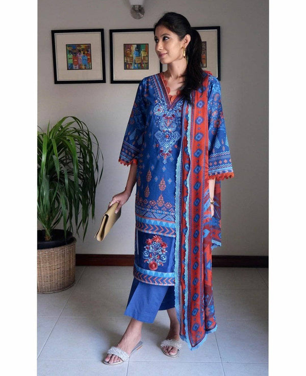 img_tahra_zainab_chottani_lawn_2021_awwal_boutique