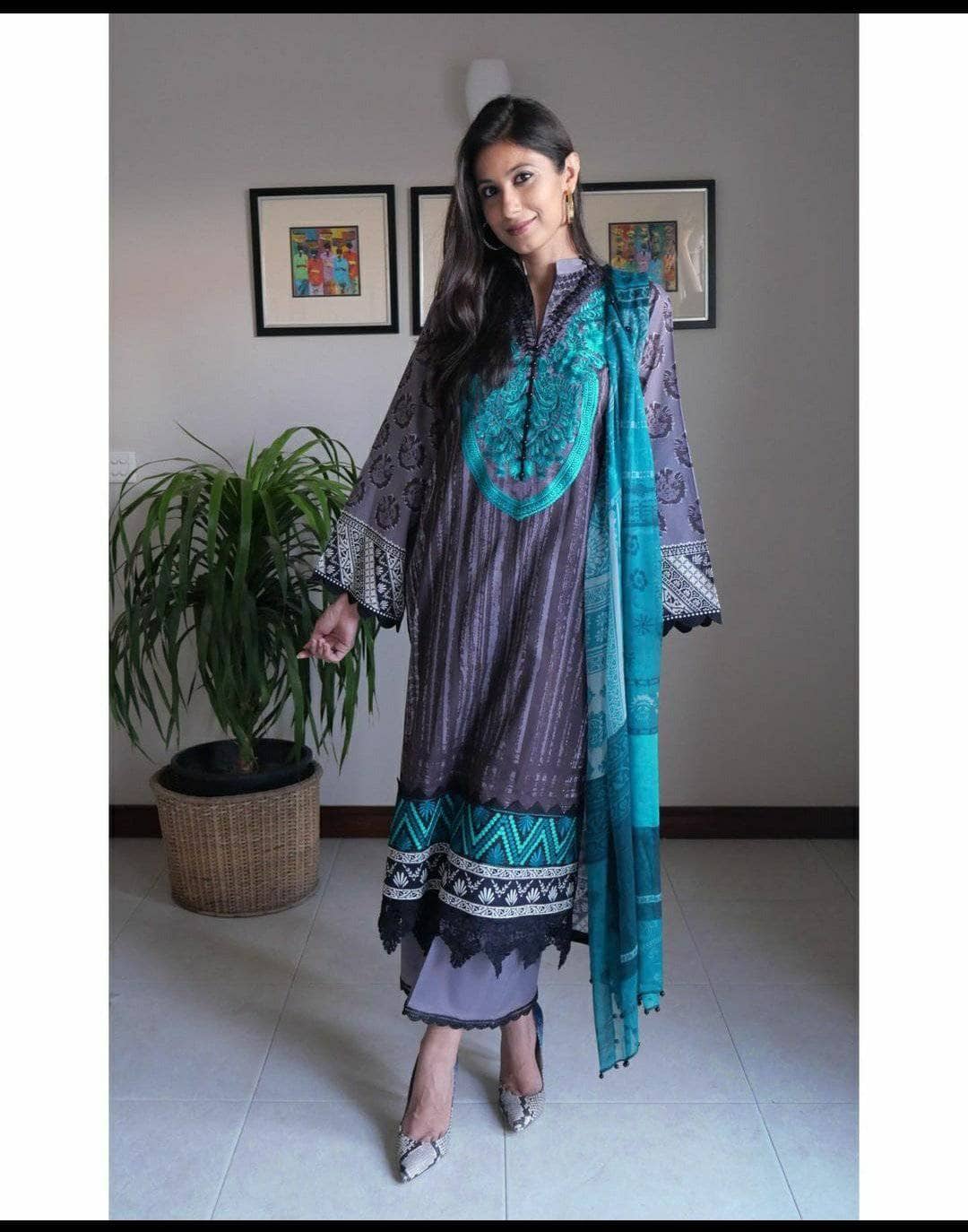 img_tahra_zainab_chottani_lawn_2021_awwal_boutique