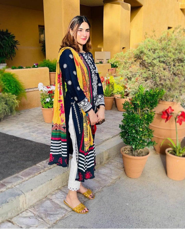 img_spotted_in_zaha_lawn_2021_awwal_boutique