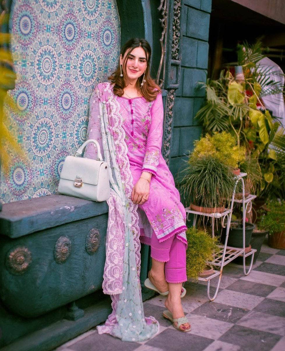 Spotted in Gul Ahmed Luxury/BCT 32/Lawn