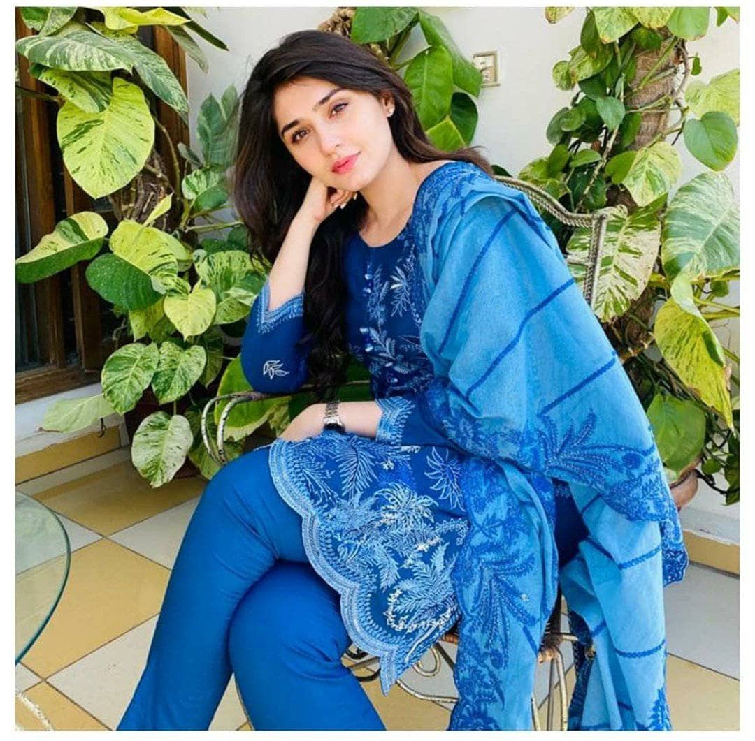 img_cross_stitch_eid_lawn_awwal_boutique