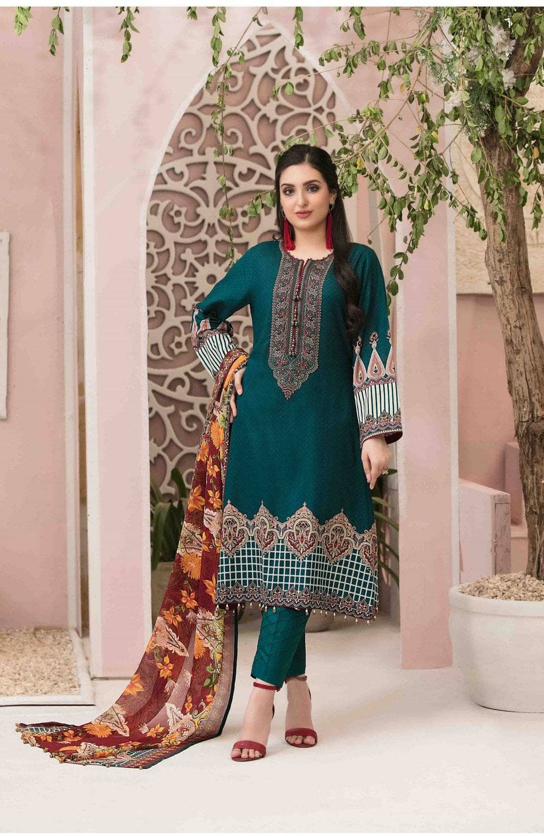 img_amna_sohail_by_tawakkal_lawn_2021_awwal_boutique