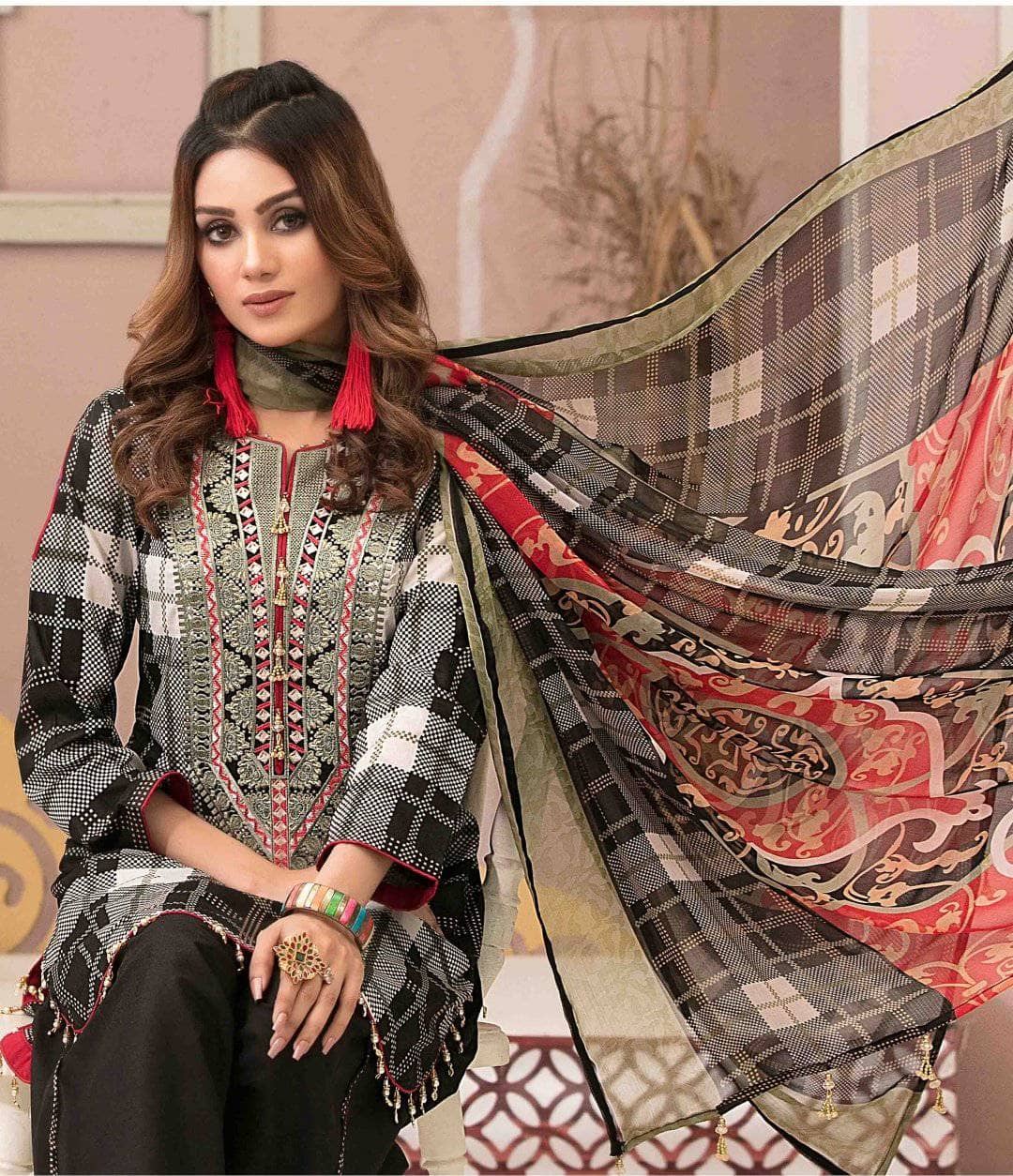 img_amna_sohail_by_tawakkal_lawn_2021_awwal_boutique