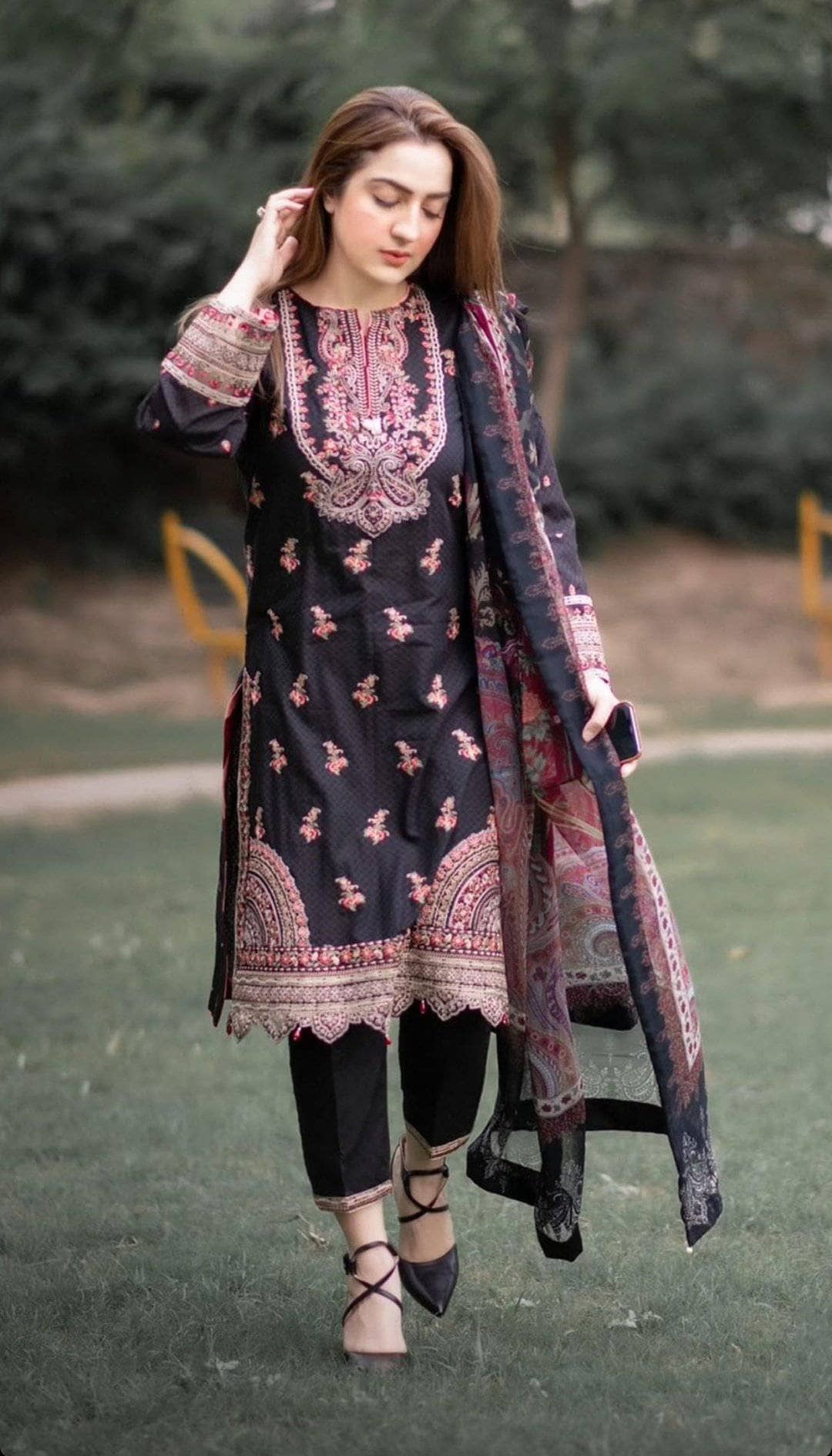 img_anaya_lawn_2021_awwal_boutoque