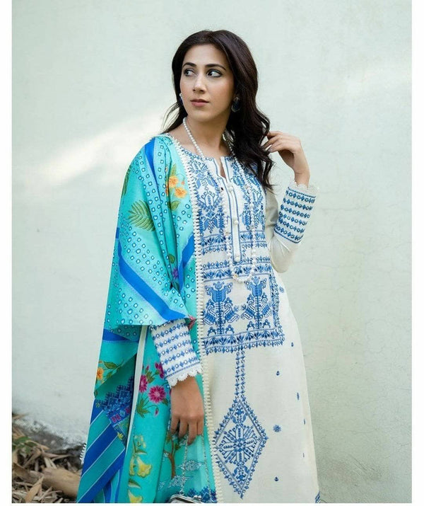 img_zaha_lawn_2021_awwal_boutique