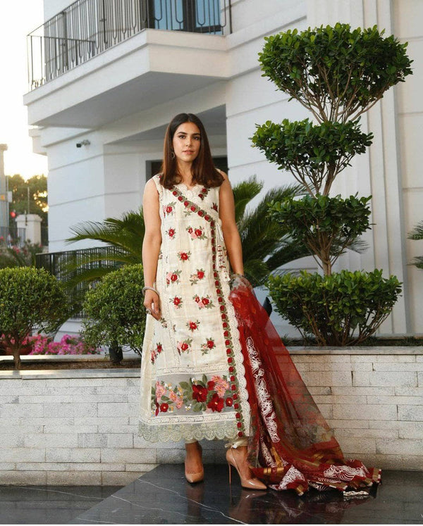 img_crimson_lawn_by_saira_shakira_awwal_boutique