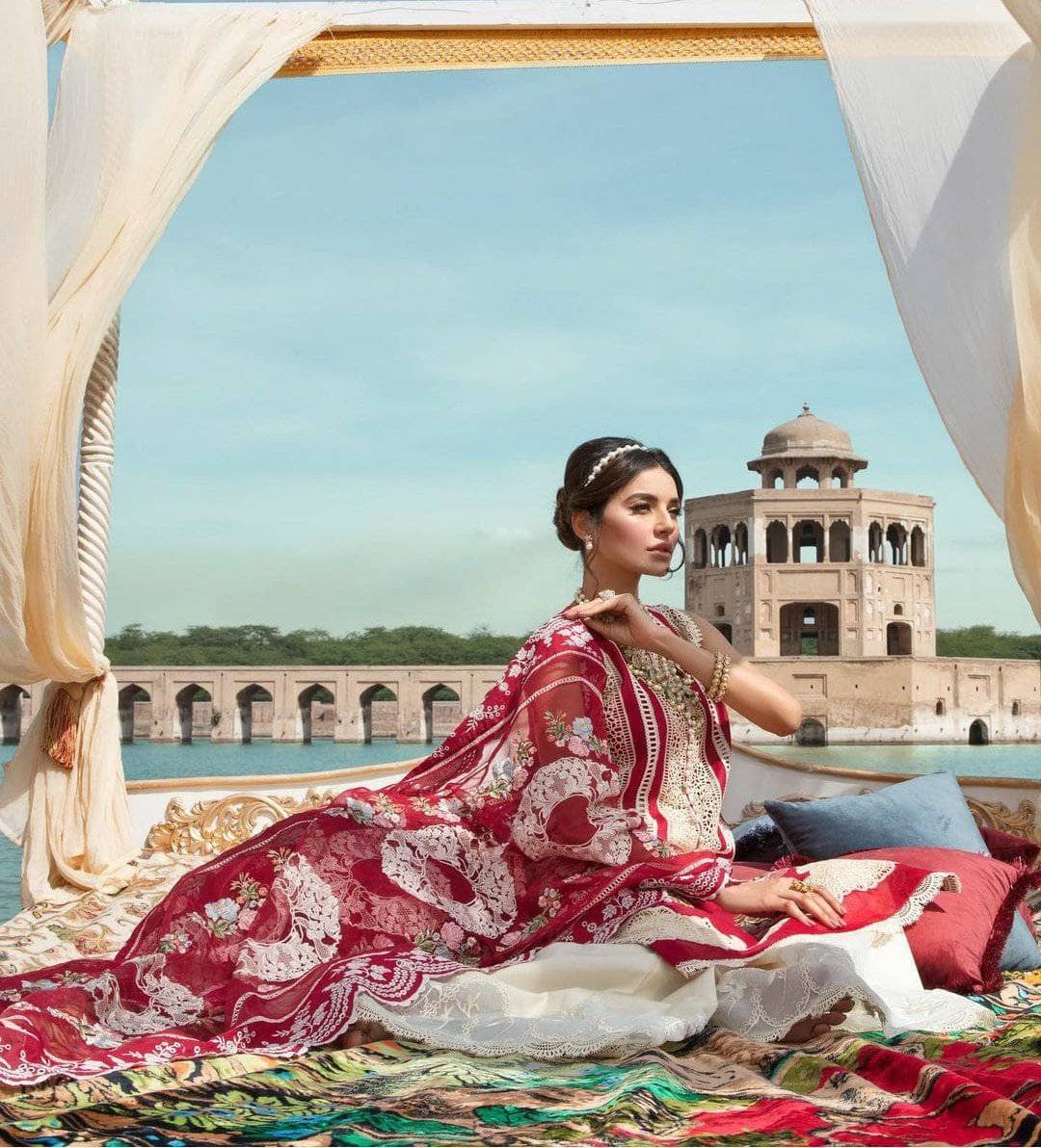 img_crimson_lawn_by_saira_shakira_awwal_boutique