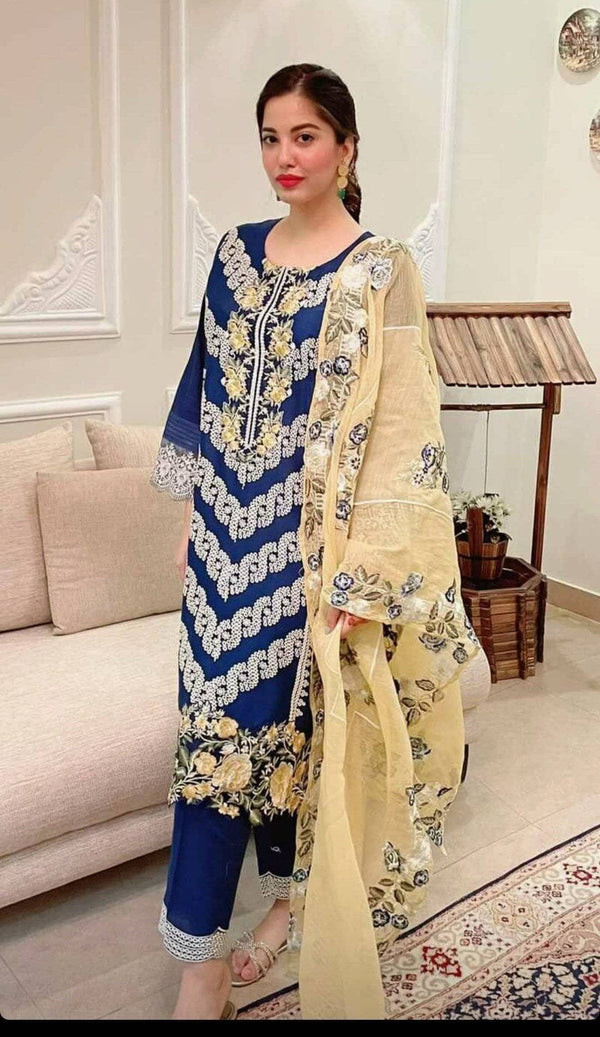 img_crimson_lawn_by_saira_shakira_2021_awwal_boutique