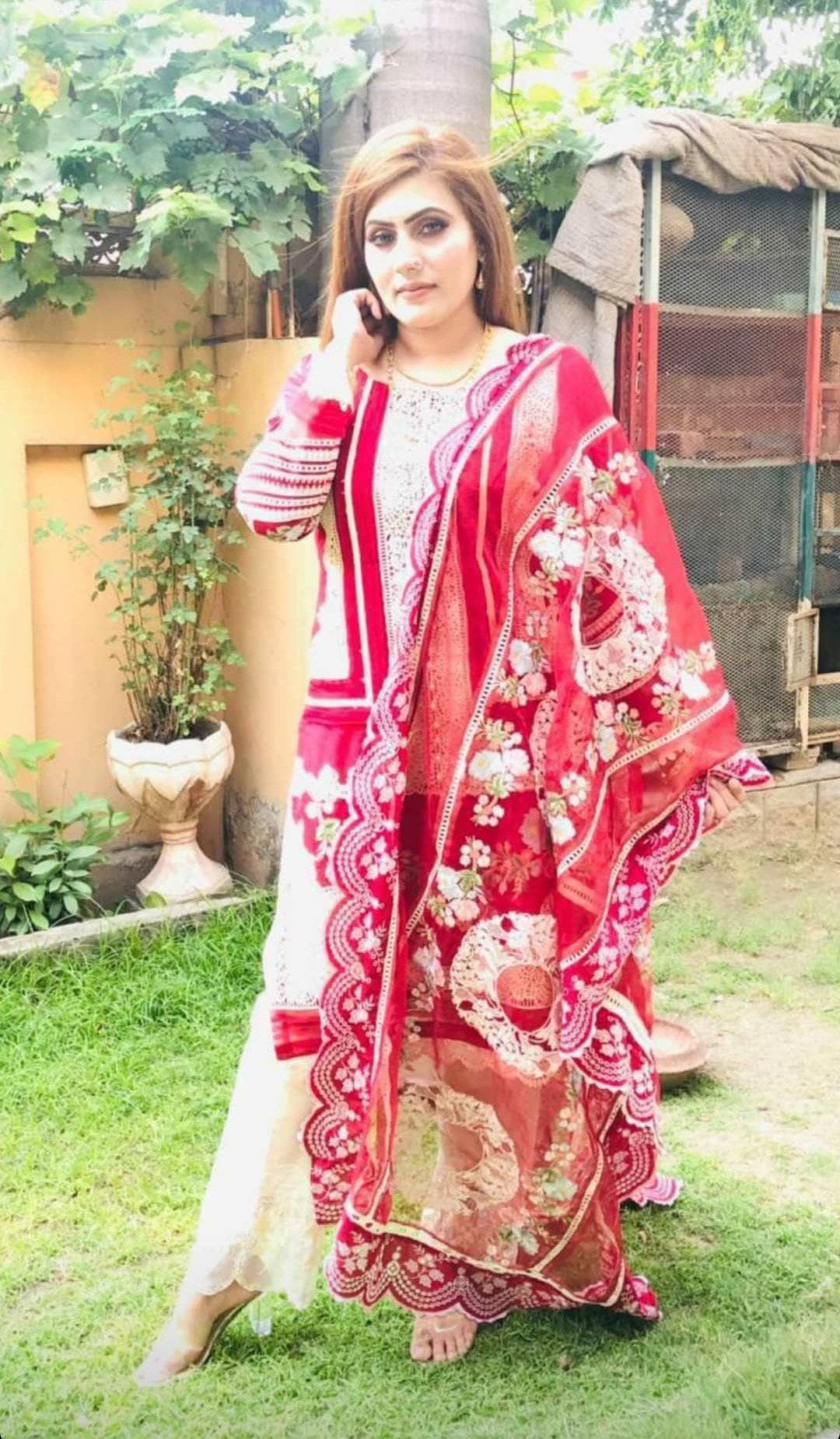 img_crimson_lawn_by_saira_shakira_2021_awwal_boutique