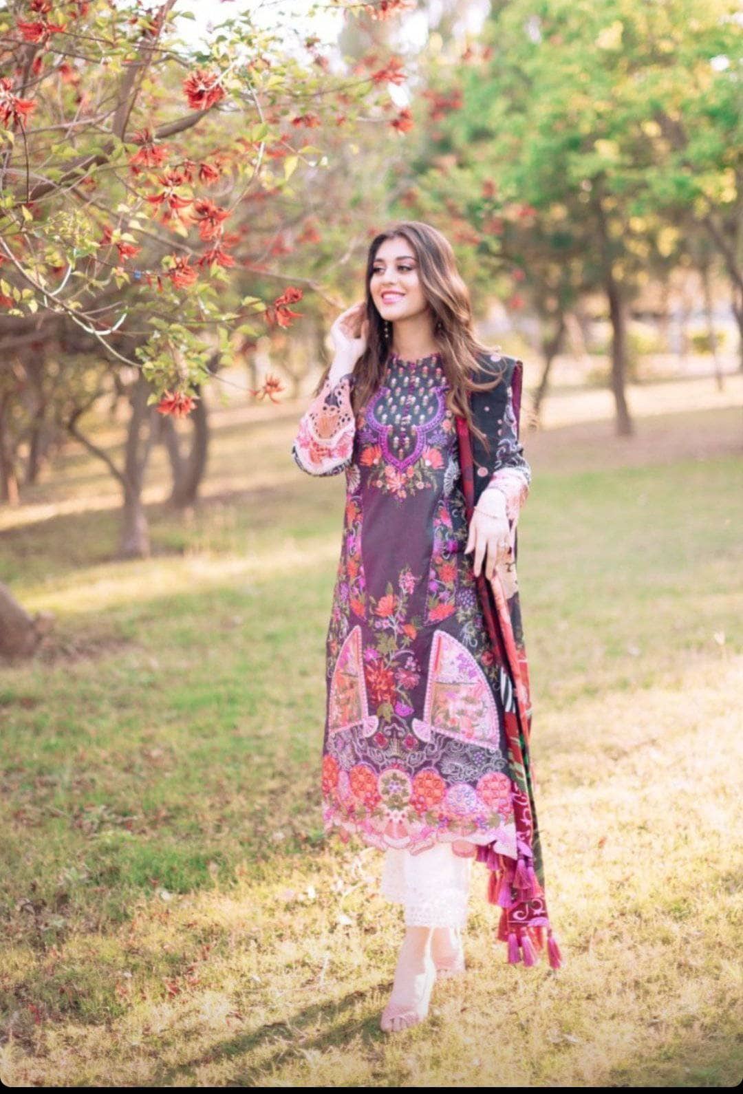 img_maryam_hussain_luxury_lawn_2021_awwal_boutique