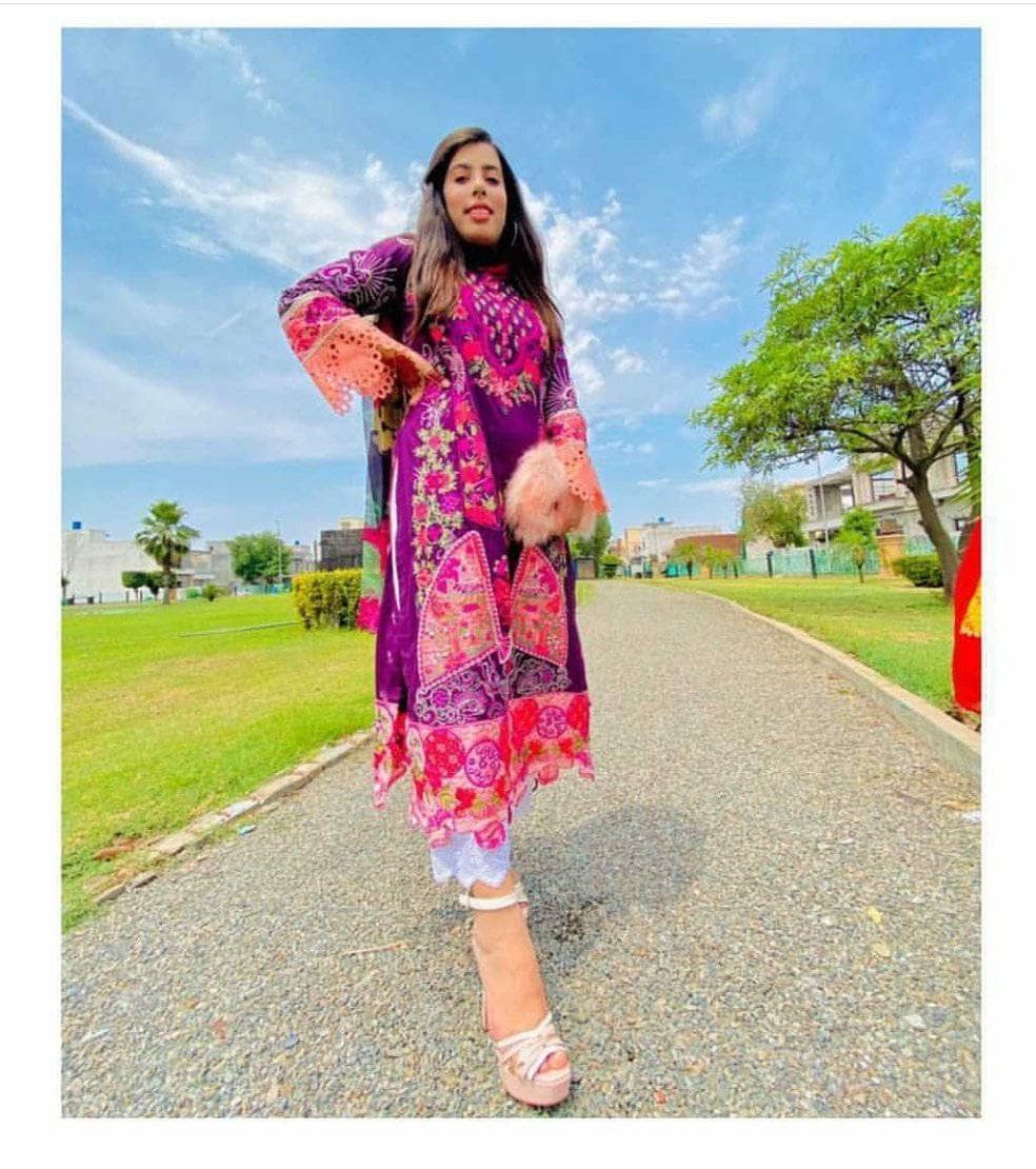 img_maryam_hussain_luxury_lawn_2021_awwal_boutique