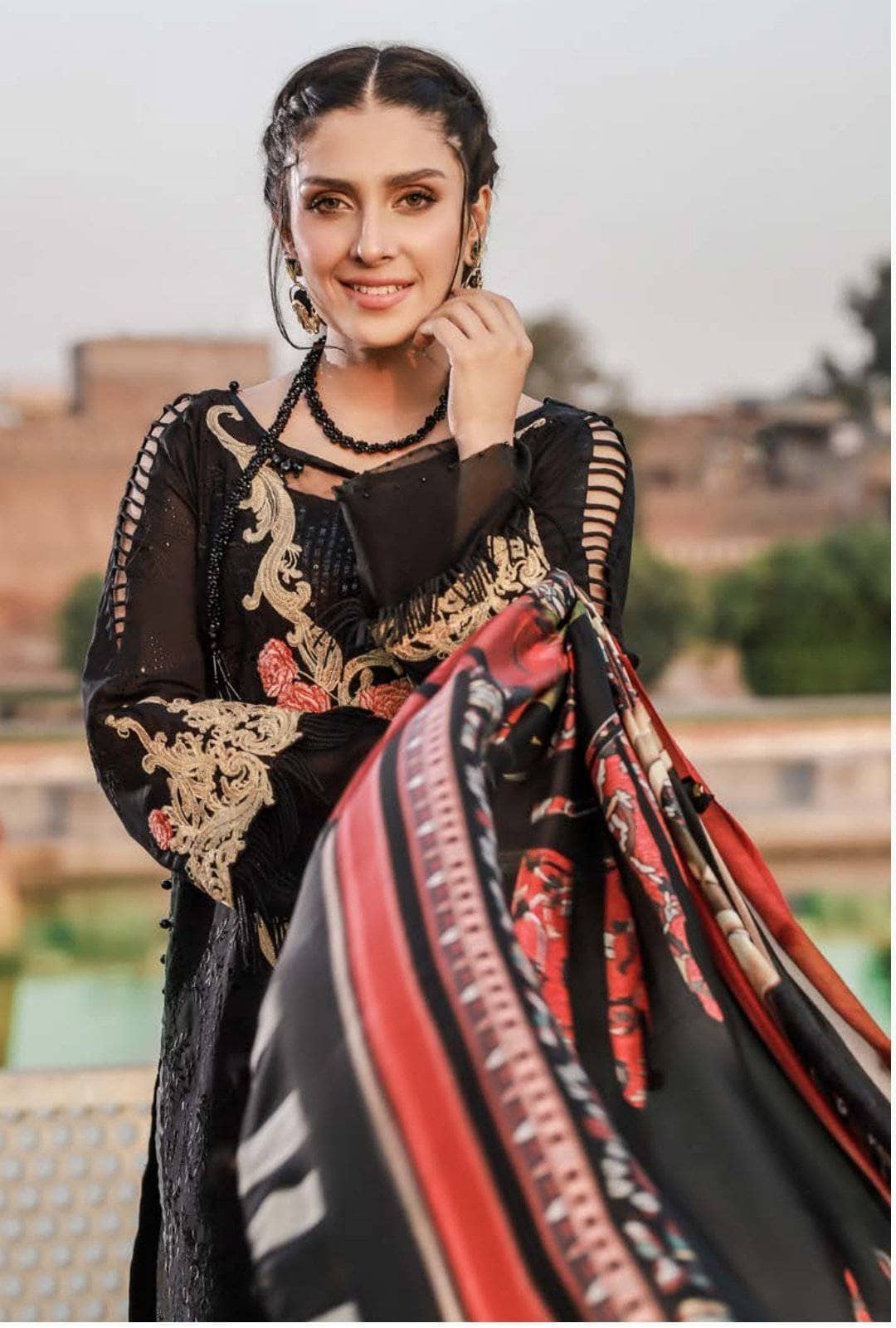 img_Elaf_festive_lawn_2021_awwal_boutique