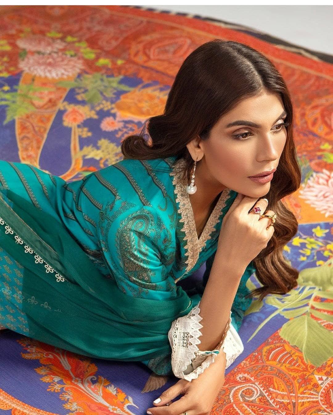 img_sana_safinaz_mahay_lawn_2021_awwal_boutique