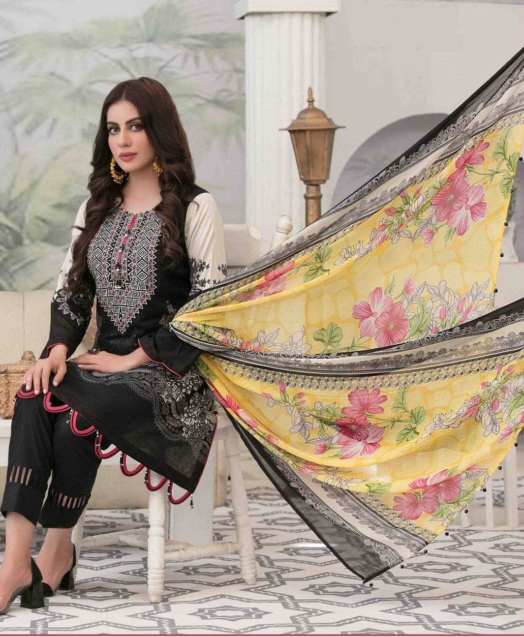 img_amna_sohail_by_tawakkal_lawn_2021_awwal_boutique